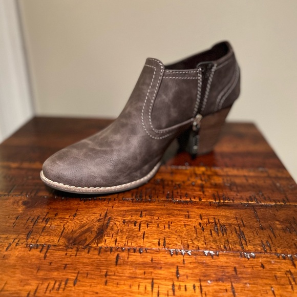 Dr. Scholl’s Cute brown booties - Picture 9 of 10